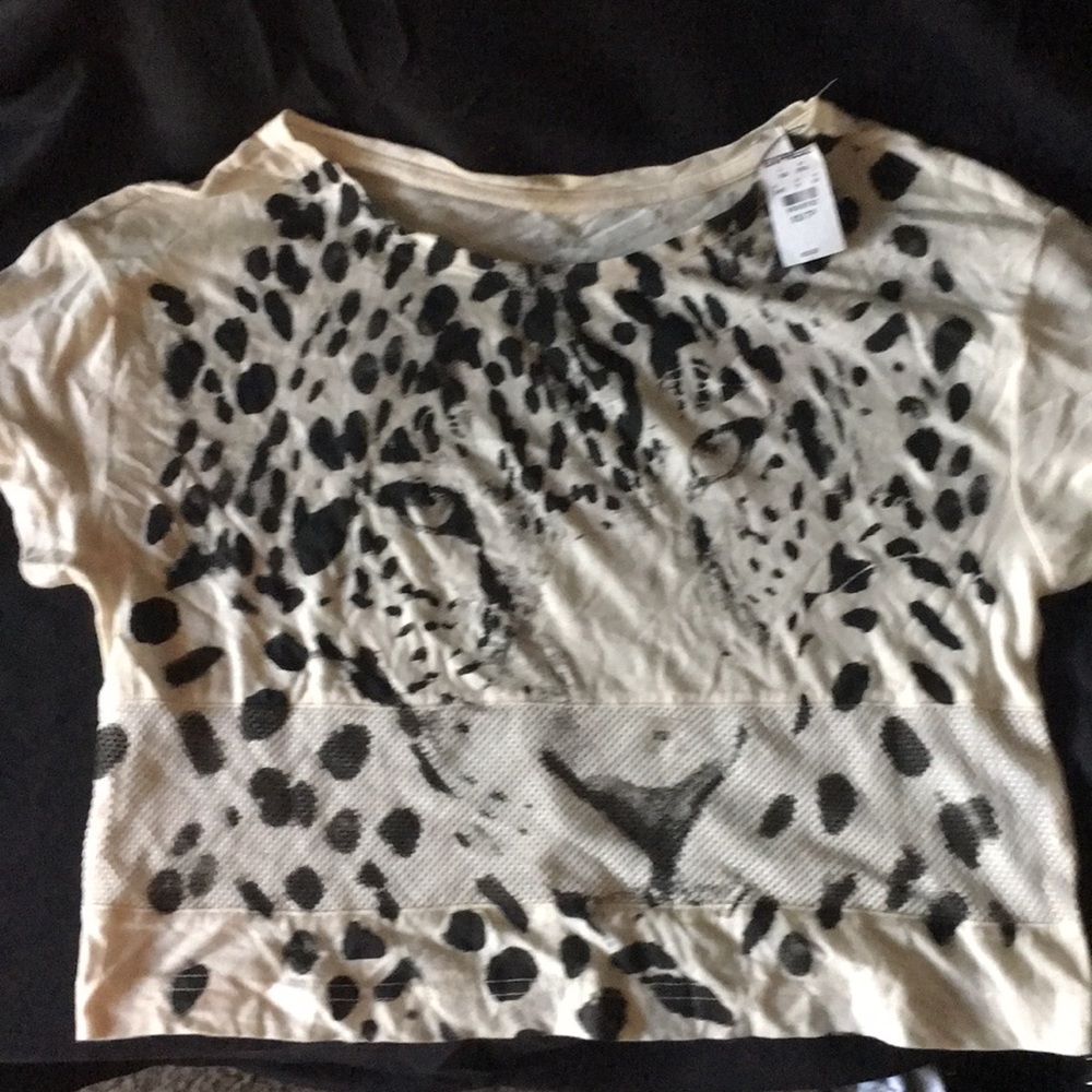 Express tiger crop tee